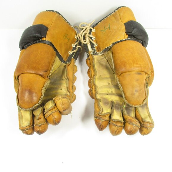 Vintage 1960's ROLLY 650 Hockey Gloves Made in Canada - Picture 2 of 5
